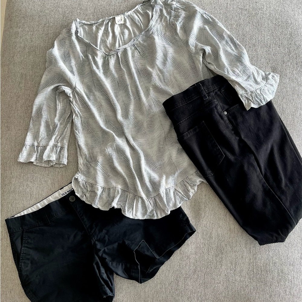 Gap Top, Jeans & Shorts. Great Buy💃🎄